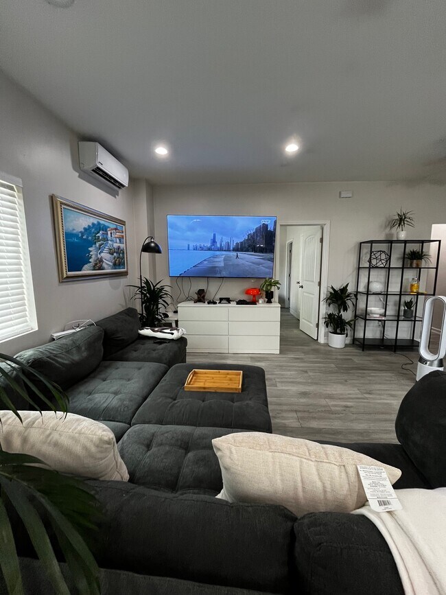 Foto del edificio - 1007 S Magnolia Ave