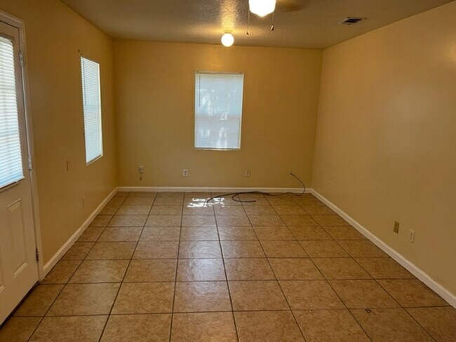 Foto del edificio - 2bed/1bath house!
