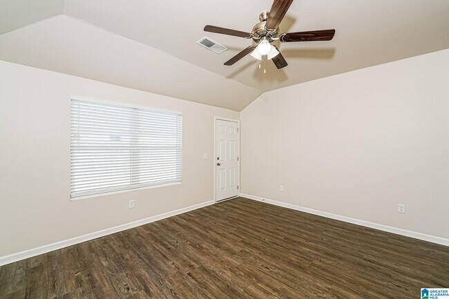 Foto del edificio - 160 Jonathan Dr