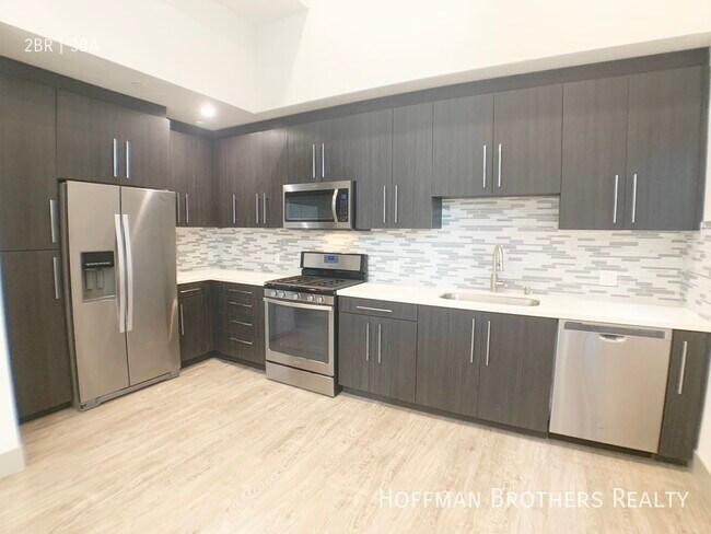 Building Photo - 115 S St Andrews Pl