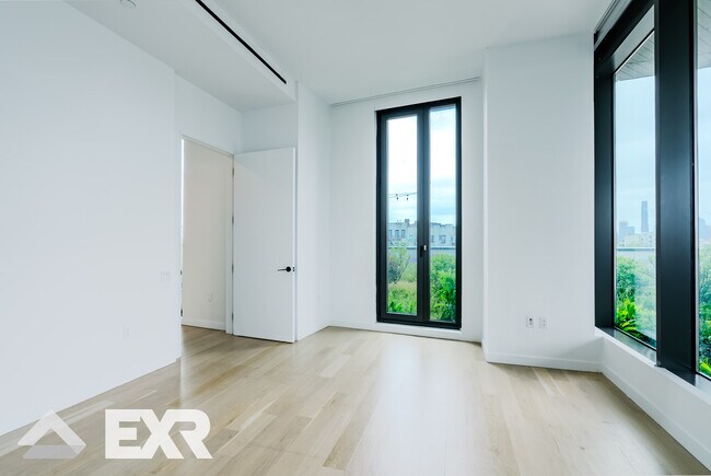 Foto del edificio - 329 Broadway
