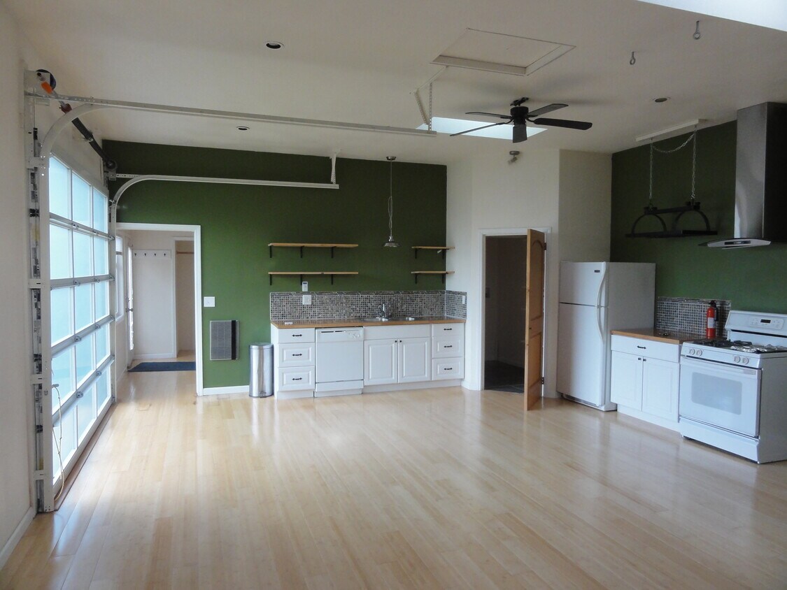 Foto del edificio - 110 Carter Dr