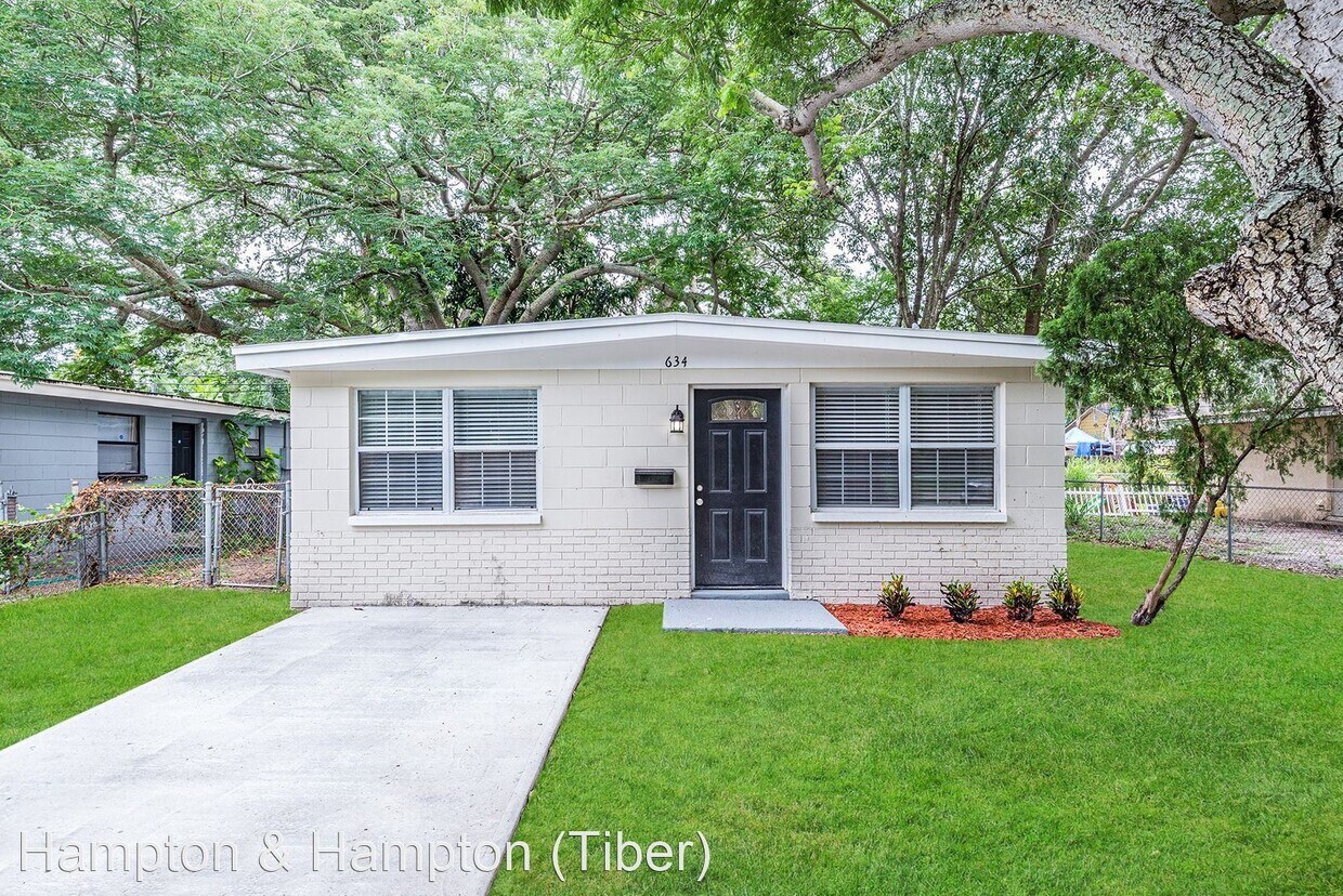 Foto principal - 3 br, 1.5 bath House - 634 NEWTON AVE S