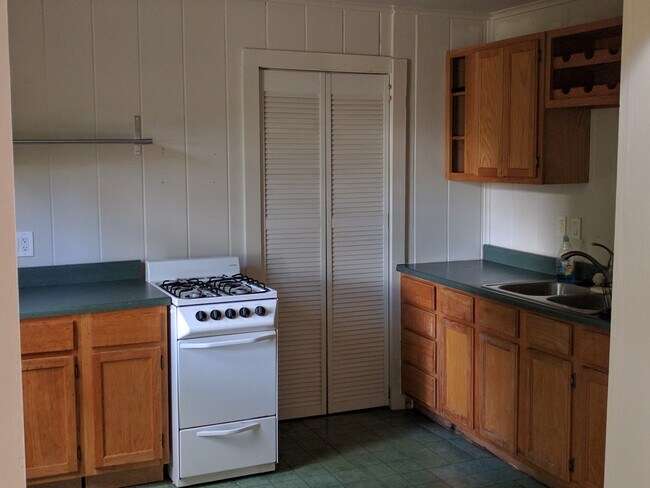 Building Photo - 8118 Garland Rd