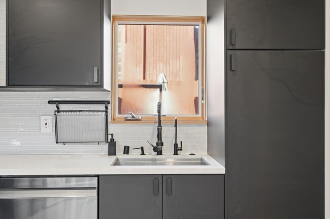 Foto del edificio - 820 46th St