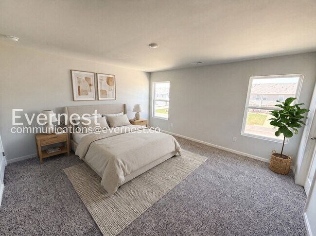 Building Photo - 3 Bed/2.5 Bath Town Home with Garage / Pet-Friendly / Vouchers Accepted / Coming Soon!