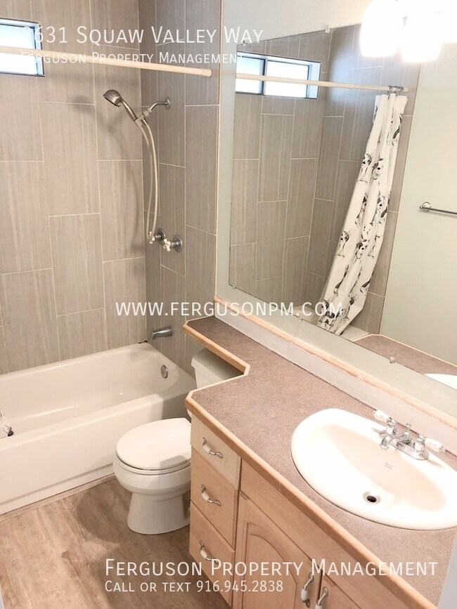 Building Photo - Nicely Updated Three Bedroom Home in LA Ri...