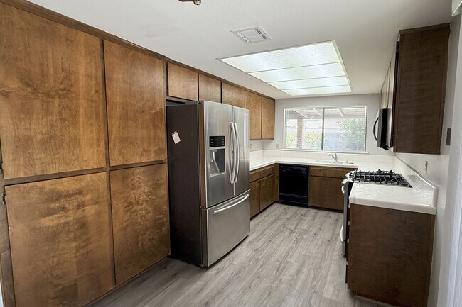 Foto del edificio - 1705 Catalpa Ave