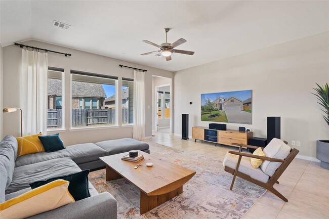 Building Photo - 4300 Sutter Cv