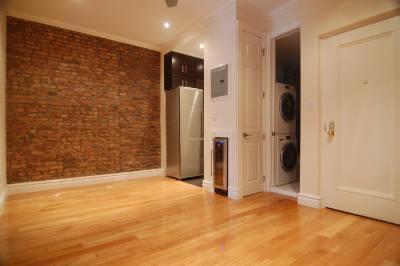 Foto principal - 230 E 32nd St