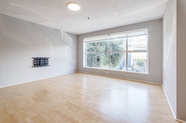 Photo - 755 Florida St Apartment