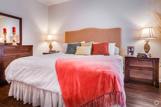 2HAB, 1BA - 977SF - Walnut Ridge Apartments