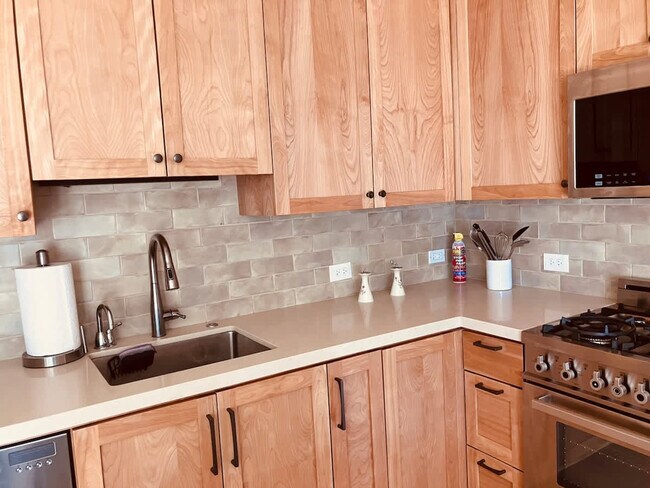 Foto del edificio - 6206 Rockwell St