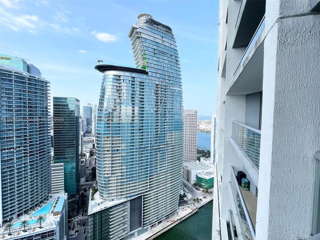 Foto principal - 475 Brickell Ave