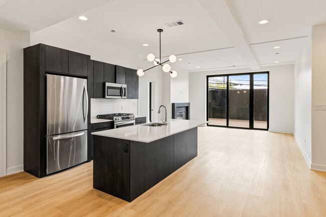 Building Photo - 1801 W Grand Ave