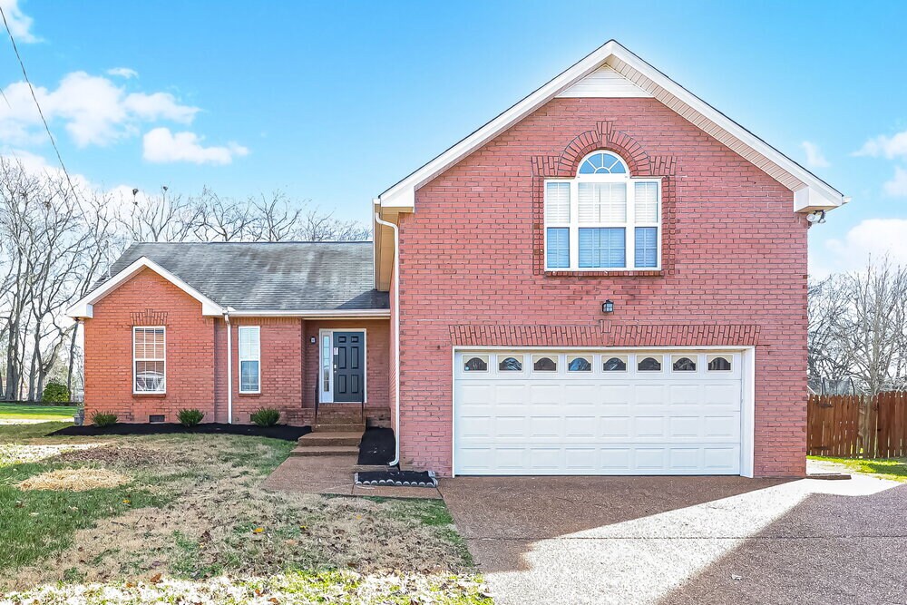 Foto principal - 136 S Birchwood Dr