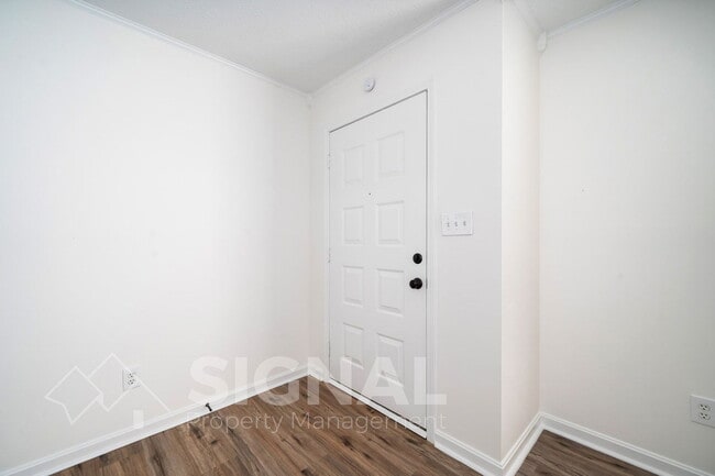 Building Photo - 1304 Shades Run Cir