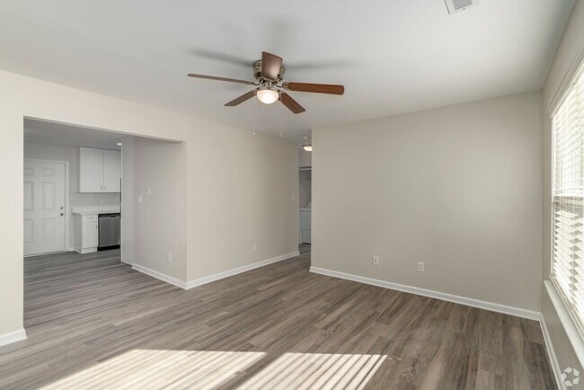 Building Photo - Tastefully Renovated 2BD with Wifi & W/D Included! $2k Credit Available!
