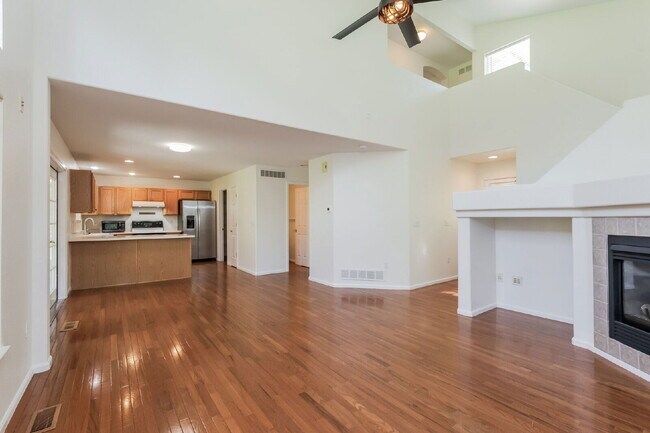 Foto del edificio - 4240 E Brookwood Pl