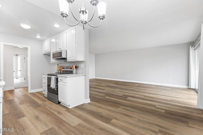 Kitchen - 3700 Dean Dr
