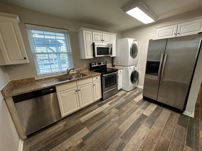 Photo - Charming 2 Bed 1 Bath Apartment Near Music Row