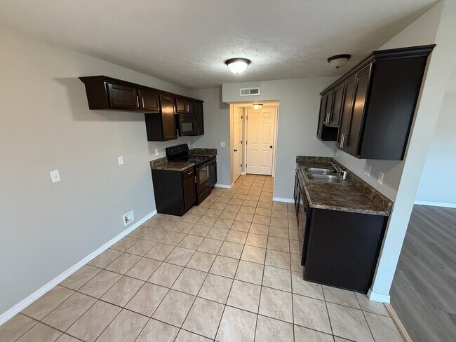 Foto del edificio - 3363 S Hillcrest Ave