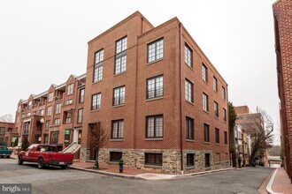 Building Photo - 3220 Grace St NW