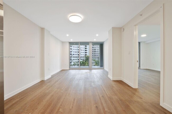 Foto del edificio - 1500 Bay Rd