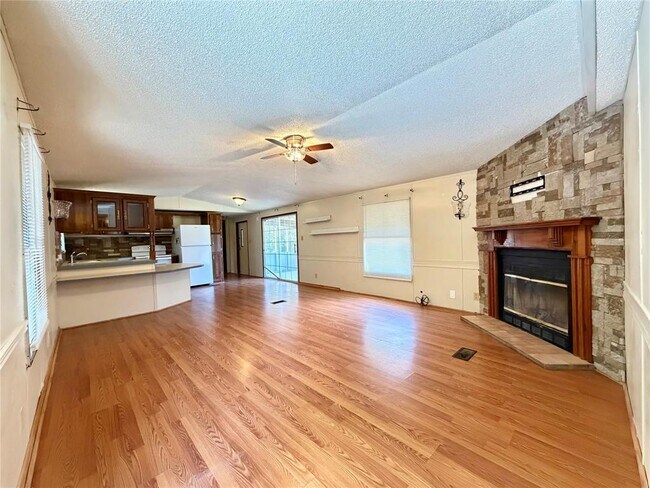 Foto del edificio - 382 Co Rd 4450
