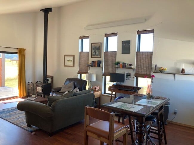 Foto del edificio - Seasonal Furnished 2 BR House in Victor, ID