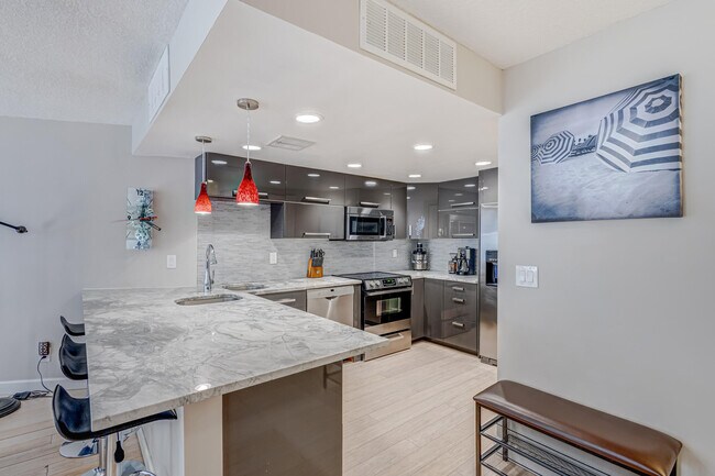 Building Photo - 2800 N Ocean Dr