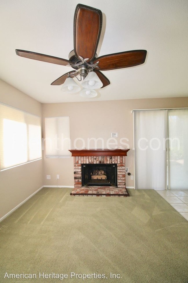 Building Photo - 10886 Caminito Colorado