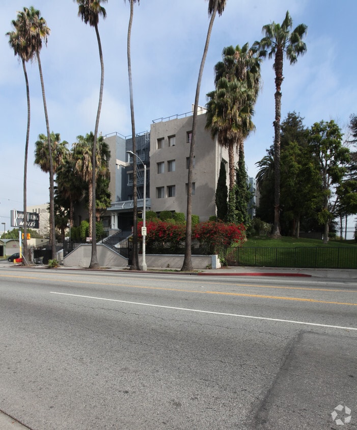 2007 W 3rd St - Mariposa