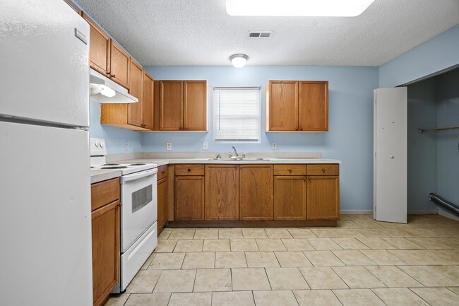 Building Photo - 1318 Harmony St