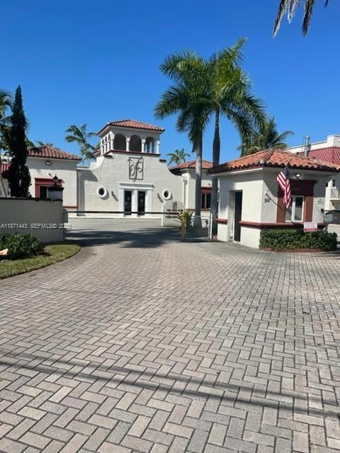 Foto del edificio - 6705 N Kendall Dr