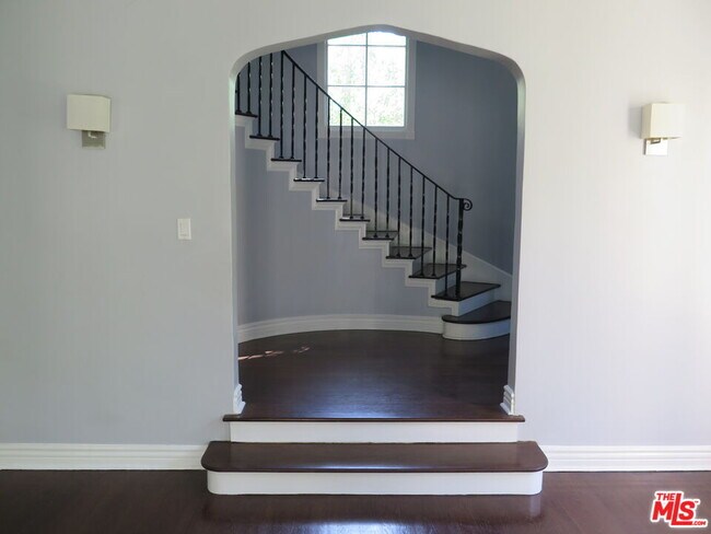 Foto del edificio - 802 Cloverdale Ave