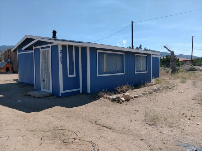 Building Photo - 2121 Fremontia Rd