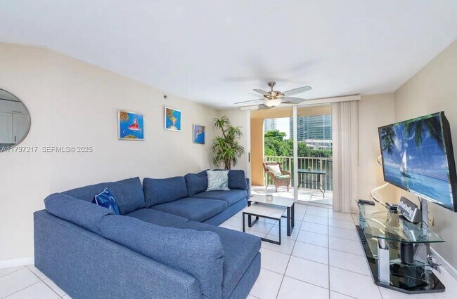 Building Photo - 19999 E Country Club Dr