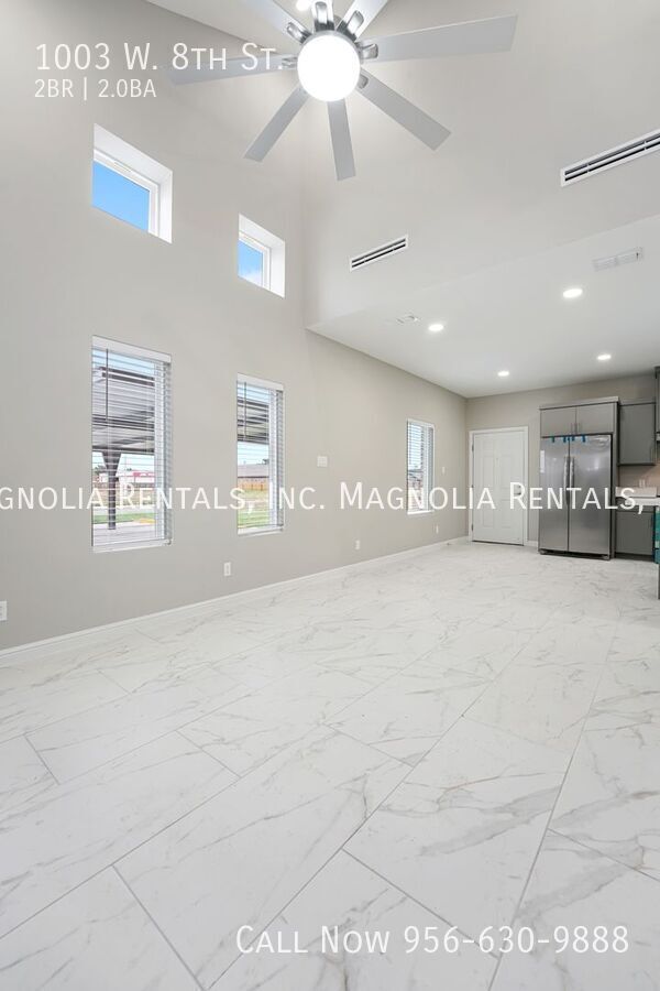 Foto del edificio - 1003 W 8th St