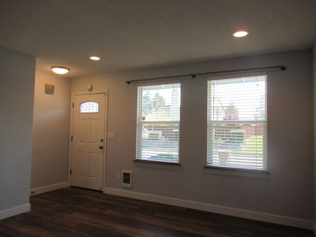 Foto del edificio - APPROVED APPLICATION-Light and bright 3 be...