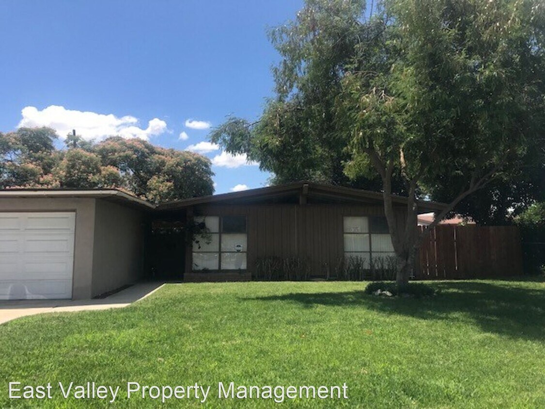 Foto principal - 3 br, 2 bath House - 25667 Jane St