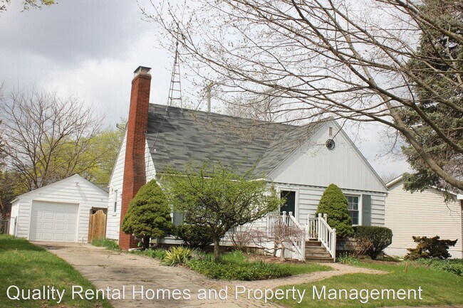 Building Photo - 3 br, 1 bath House - 604 Chalmers