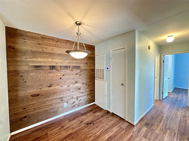 Foto del edificio - 3506 Cove View Blvd