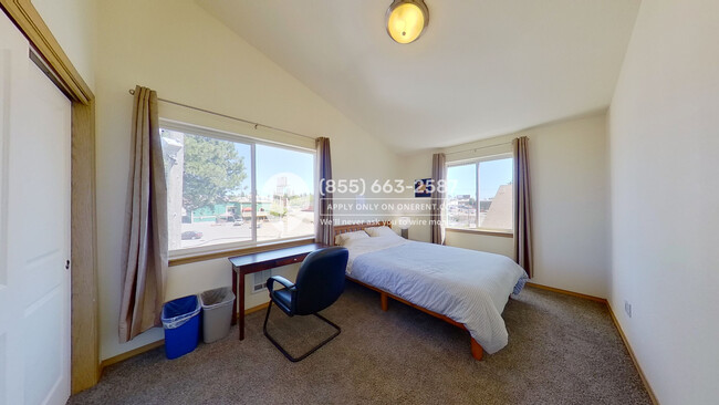 Building Photo - 14535 Whitman Ave N