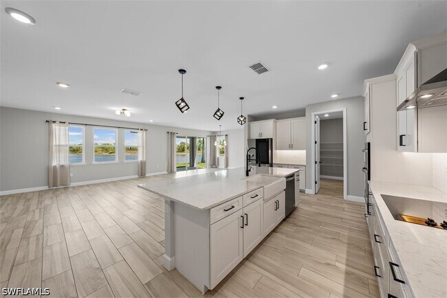 Building Photo - 2038 Grove Dr