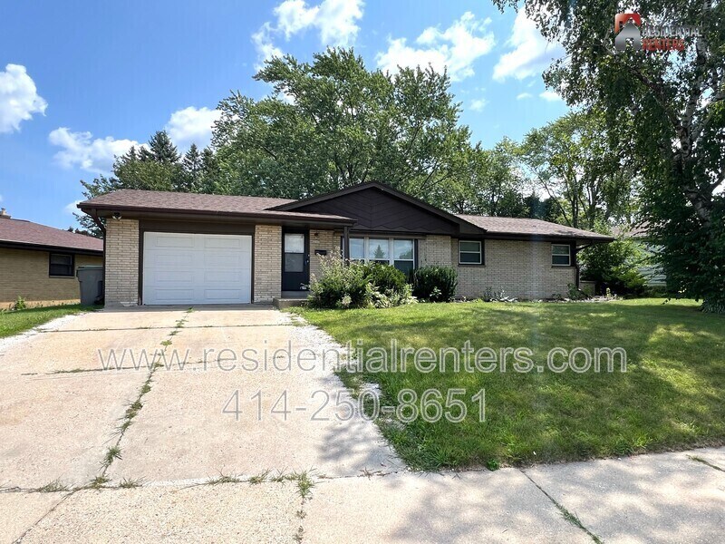 Primary Photo - 6040 N Denmark St