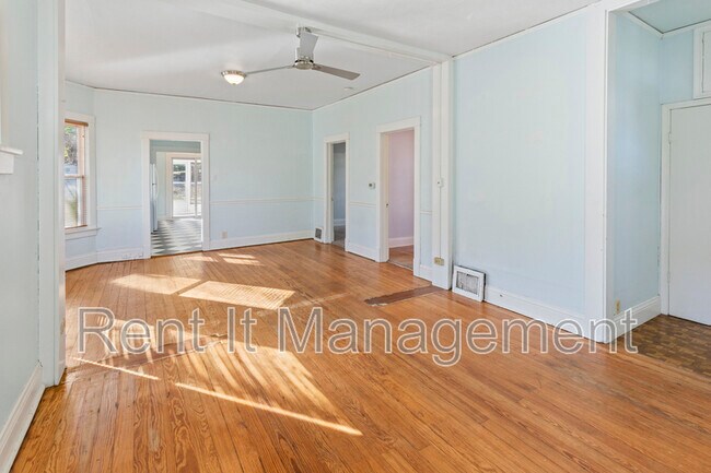 Foto del edificio - 4535 Marcy St