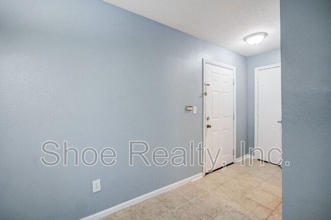 Foto del edificio - 7701 Timberlin Park Blvd