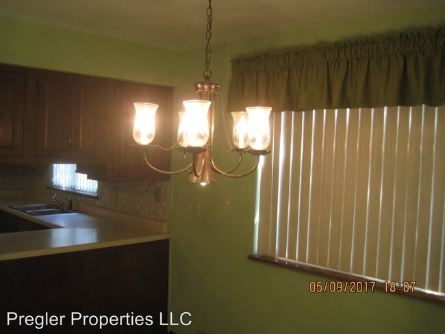Building Photo - 760 Duggan Dr