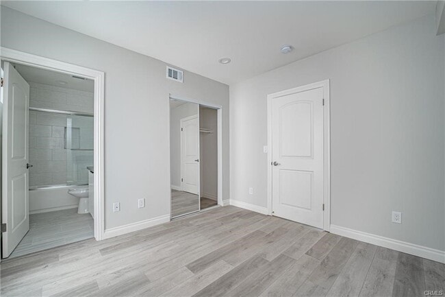 Building Photo - 6926 Morella Ave